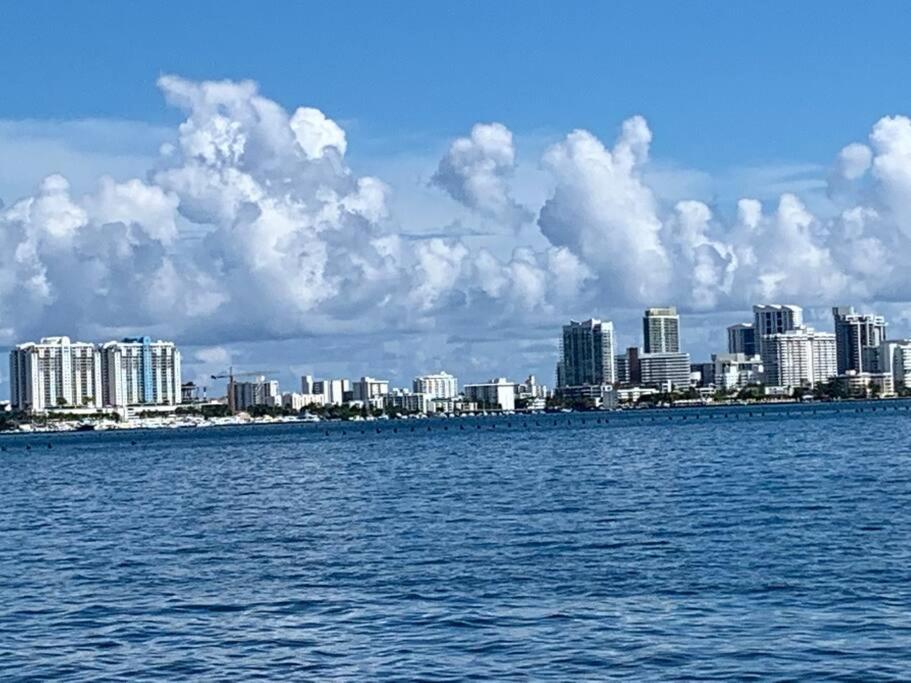 Groveo6 10 Minutes From The Beach Miami Exterior photo