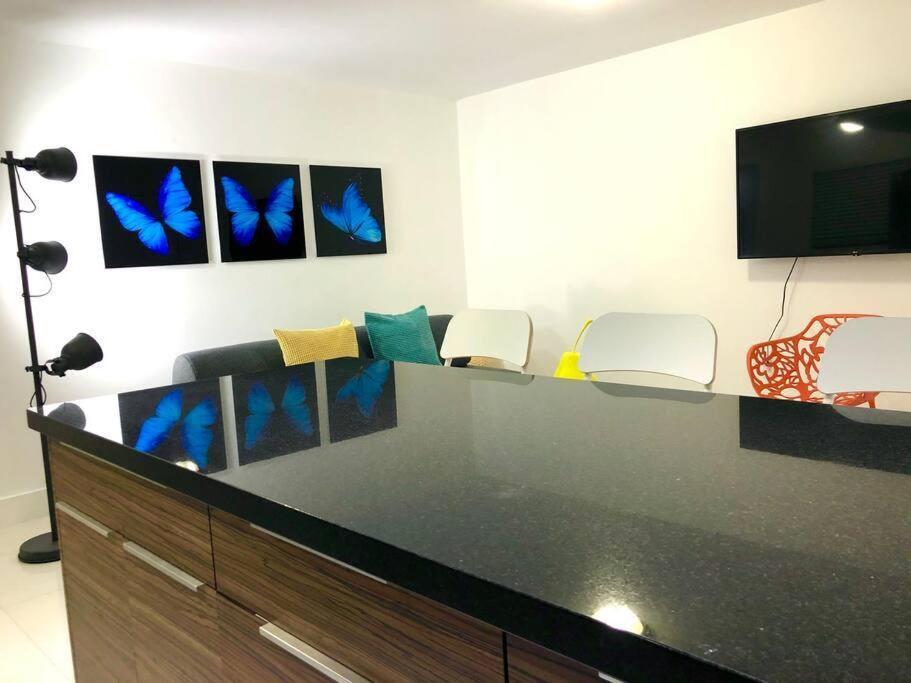 Groveo6 10 Minutes From The Beach Miami Exterior photo